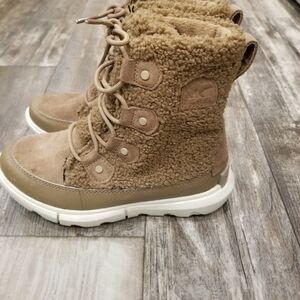 Sorel Explorer ll Joan Size 5 Tan Granola Girl Hiking Camping Fall Fashion